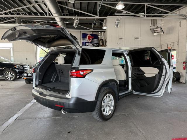 used 2022 Chevrolet Traverse car, priced at $19,995