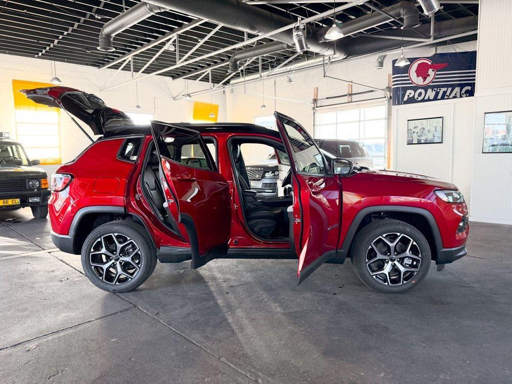 new 2025 Jeep Compass car, priced at $31,778