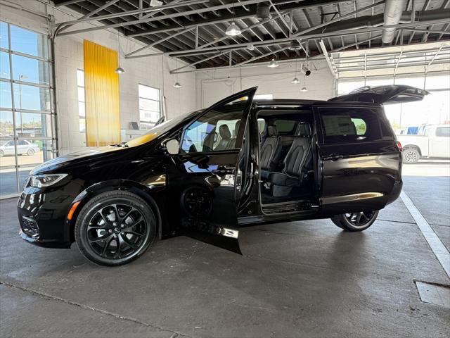 new 2025 Chrysler Pacifica car, priced at $47,667