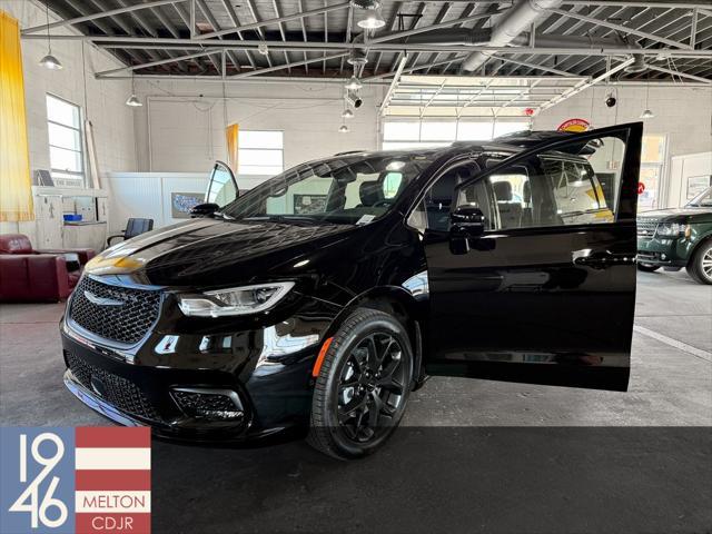 new 2025 Chrysler Pacifica car, priced at $45,778