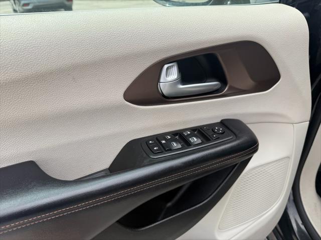 used 2018 Chrysler Pacifica car, priced at $13,200