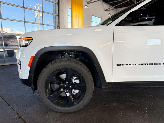 new 2024 Jeep Grand Cherokee car, priced at $43,667