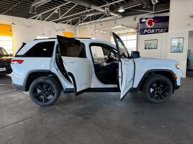 new 2024 Jeep Grand Cherokee car, priced at $43,667