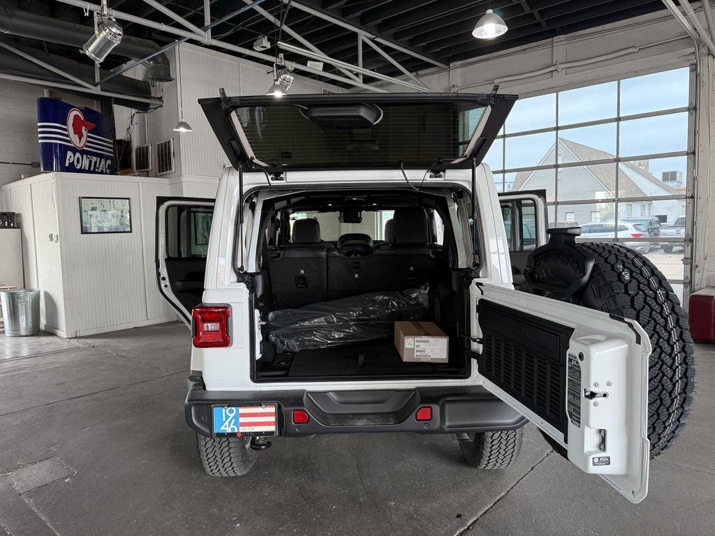 new 2025 Jeep Wrangler car, priced at $55,688