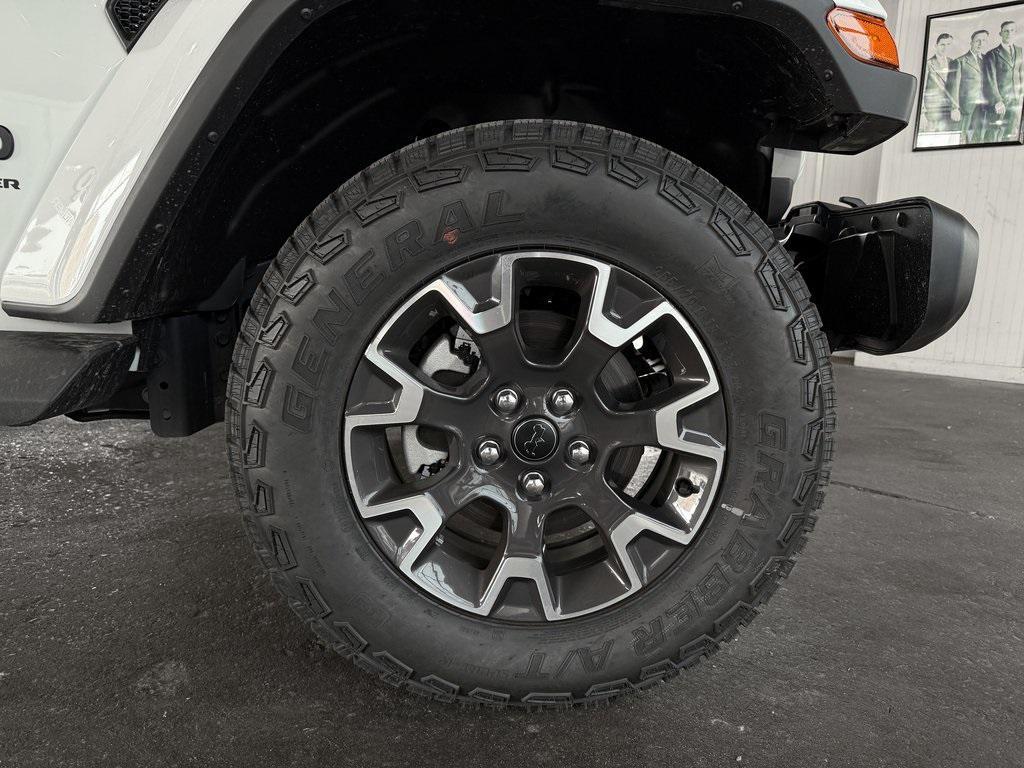 new 2025 Jeep Wrangler car, priced at $55,688