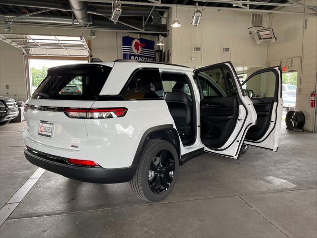 new 2024 Jeep Grand Cherokee car, priced at $38,877