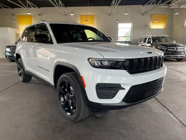 new 2024 Jeep Grand Cherokee car, priced at $38,877