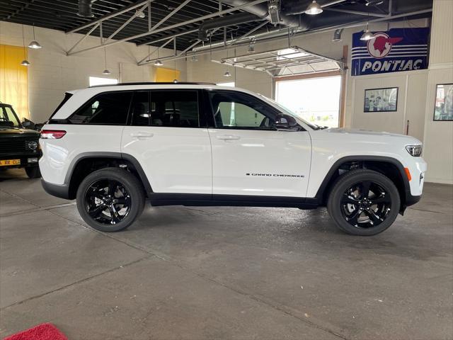 new 2024 Jeep Grand Cherokee car, priced at $38,877