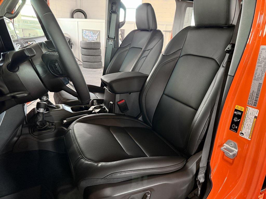 new 2025 Jeep Wrangler car, priced at $52,997