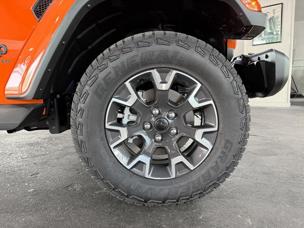 new 2025 Jeep Wrangler car, priced at $52,997