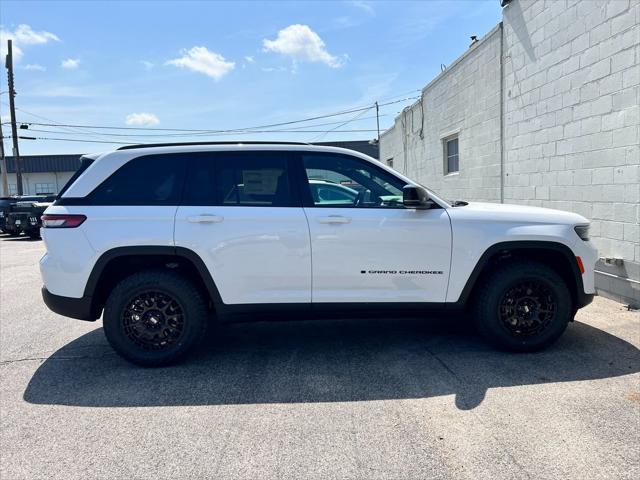 new 2024 Jeep Grand Cherokee car, priced at $39,276