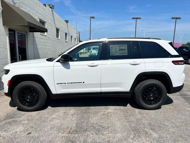 new 2024 Jeep Grand Cherokee car, priced at $39,276