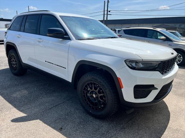 new 2024 Jeep Grand Cherokee car, priced at $39,276