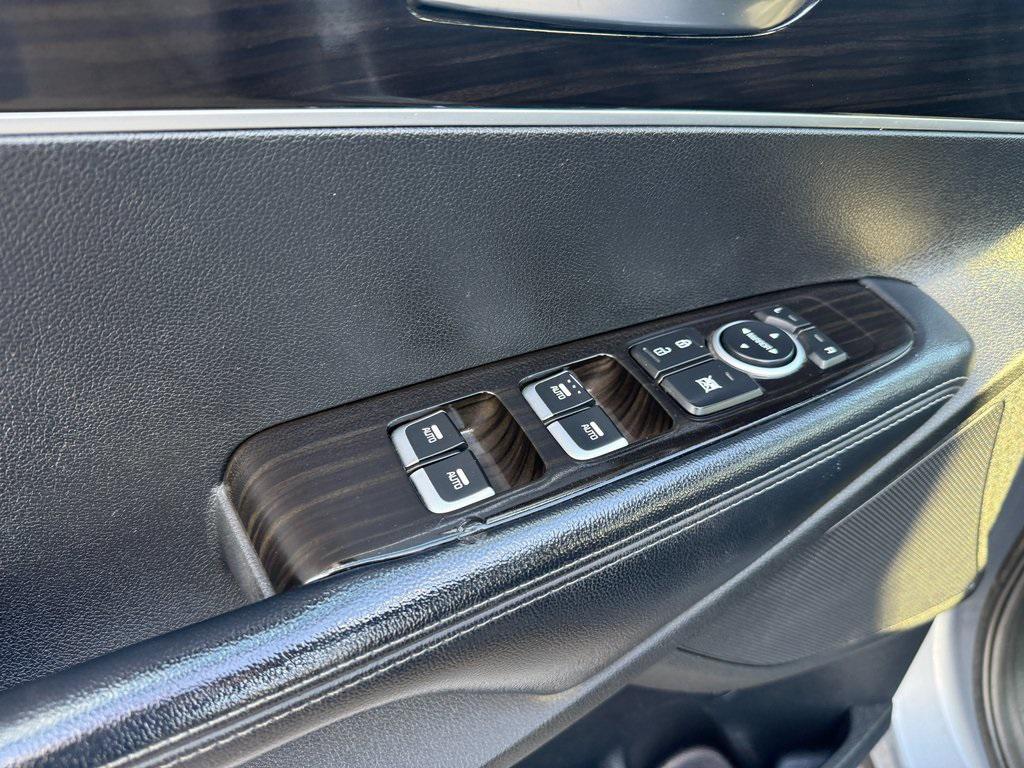 used 2020 Kia Sorento car, priced at $15,800