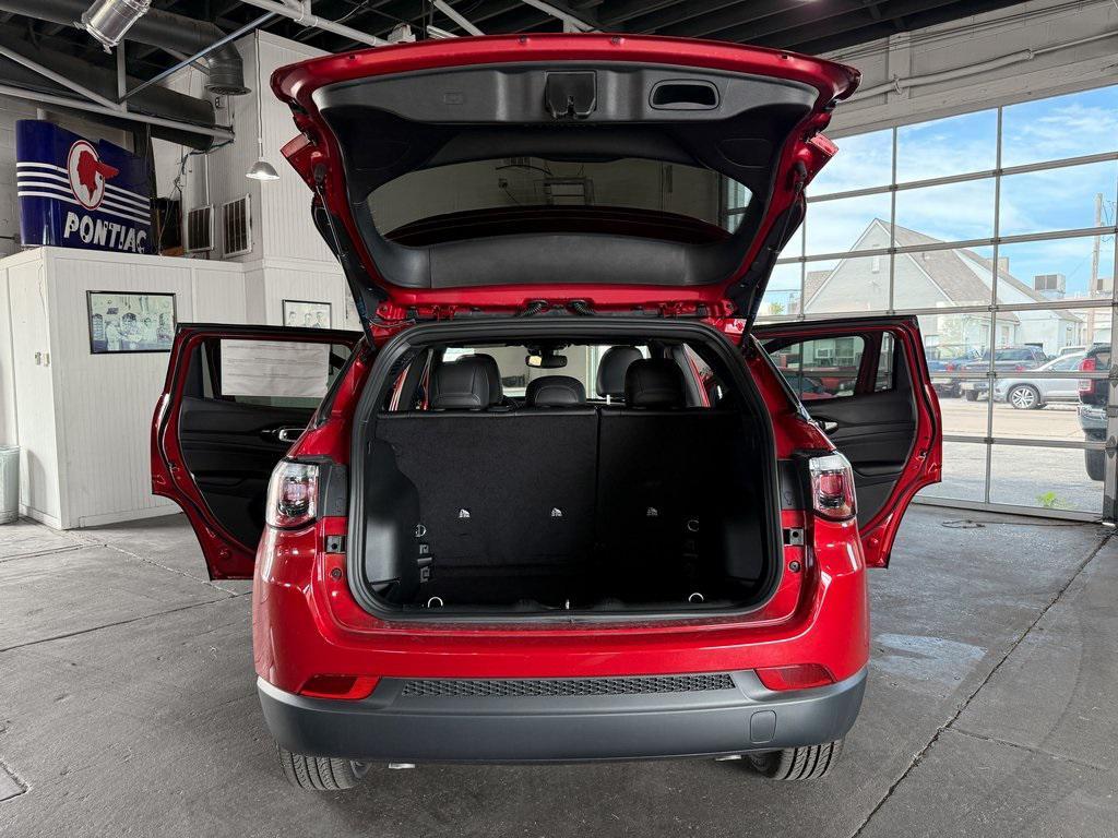 new 2025 Jeep Compass car, priced at $29,184