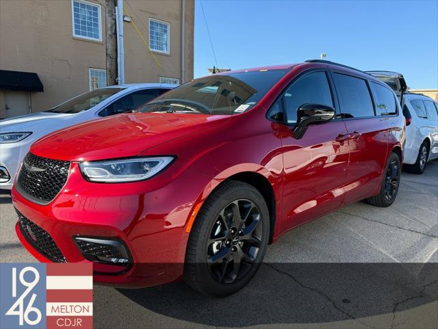 new 2025 Chrysler Pacifica car, priced at $44,778