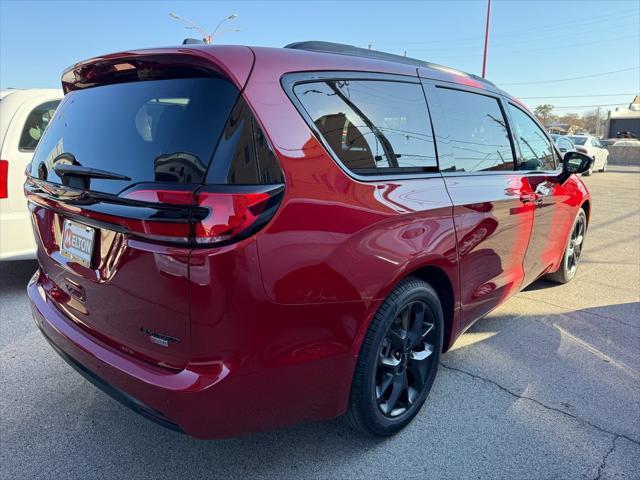 new 2025 Chrysler Pacifica car, priced at $44,778