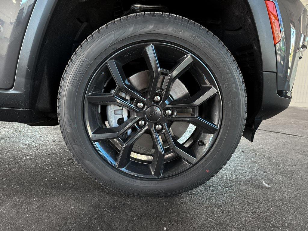 new 2025 Jeep Grand Cherokee L car, priced at $50,887