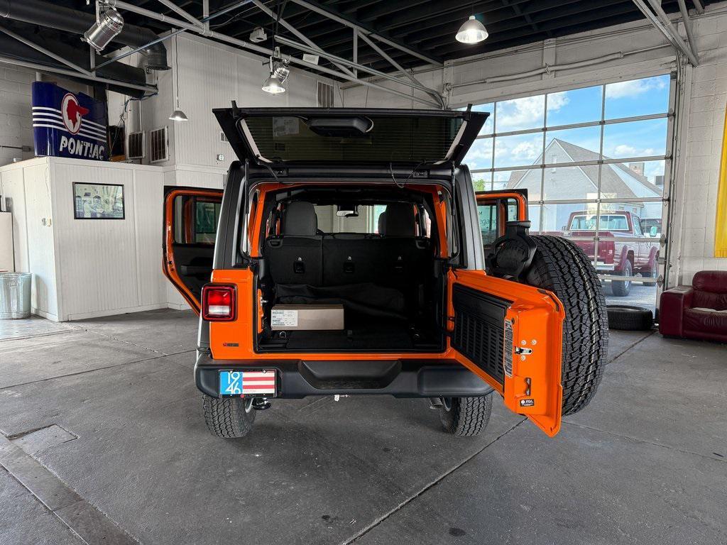 new 2025 Jeep Wrangler car, priced at $47,789