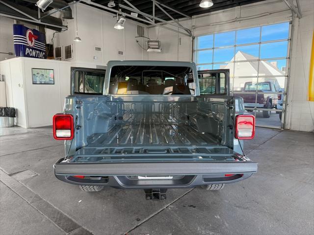 new 2025 Jeep Gladiator car, priced at $40,387