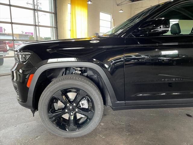 new 2024 Jeep Grand Cherokee L car, priced at $42,278