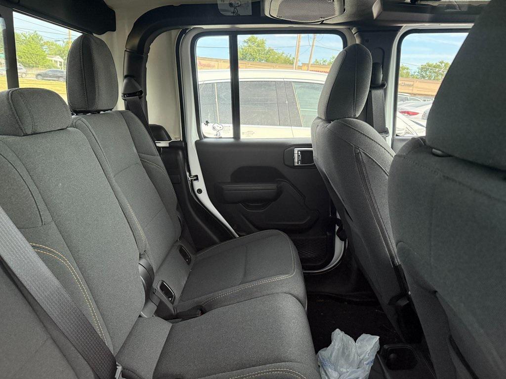 used 2025 Jeep Gladiator car, priced at $37,546