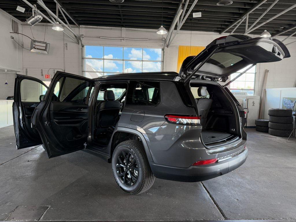 new 2025 Jeep Grand Cherokee L car, priced at $40,998