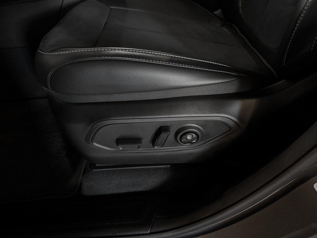 new 2025 Jeep Grand Cherokee L car, priced at $40,998