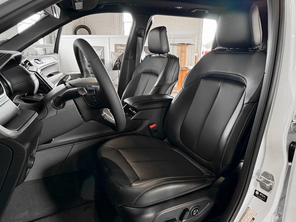 new 2025 Jeep Grand Cherokee L car, priced at $49,887