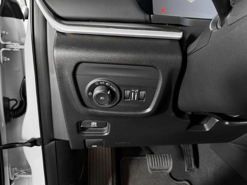 new 2025 Jeep Grand Cherokee L car, priced at $49,887