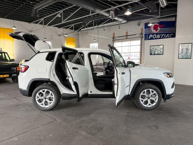 new 2025 Jeep Compass car, priced at $25,337