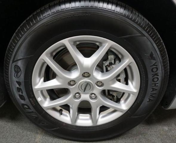 used 2024 Chrysler Pacifica car, priced at $26,258
