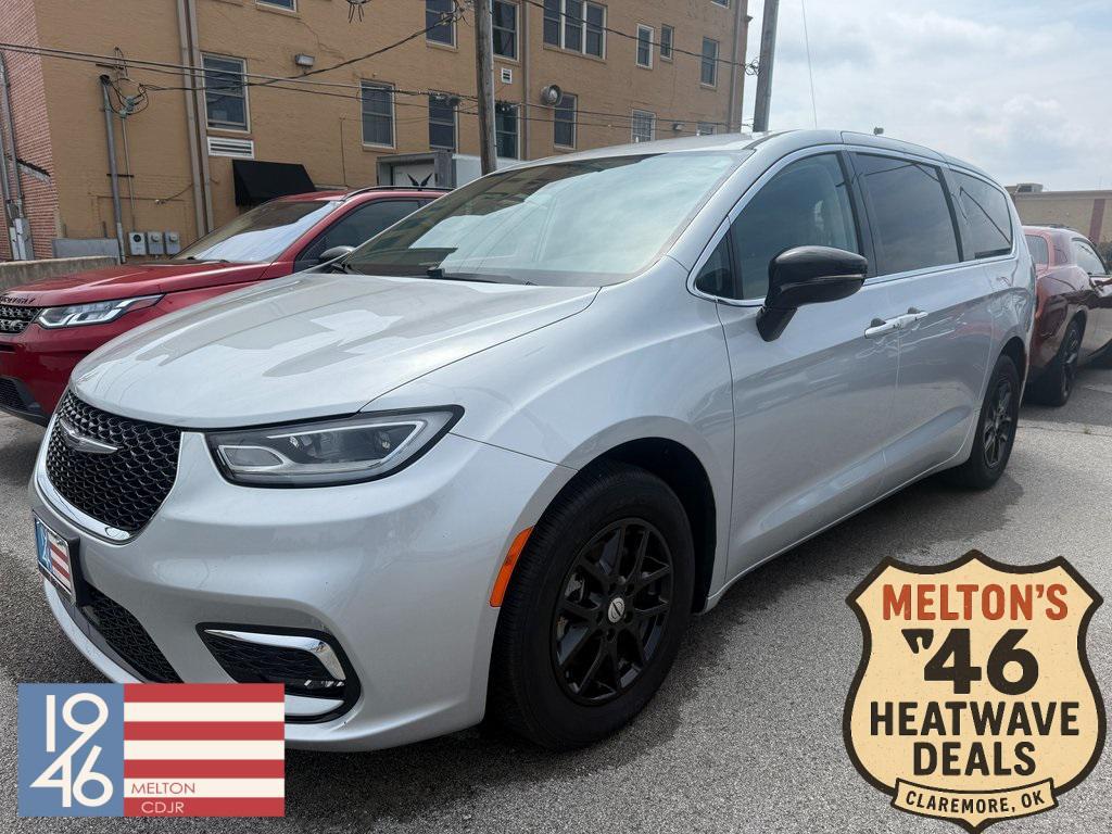 used 2024 Chrysler Pacifica car, priced at $21,900
