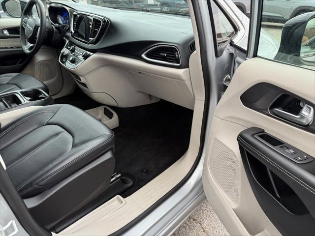 used 2024 Chrysler Pacifica car, priced at $24,946