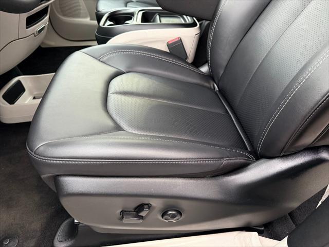 used 2024 Chrysler Pacifica car, priced at $24,946