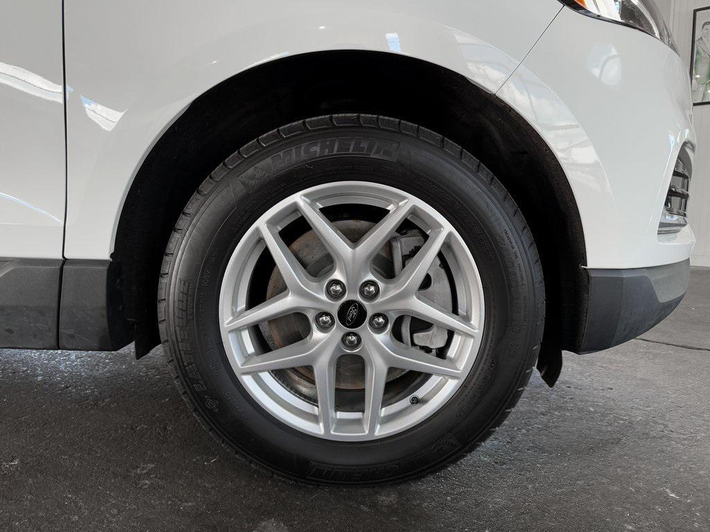 used 2024 Ford Edge car, priced at $20,946