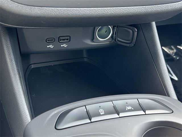 new 2025 Buick Envista car, priced at $22,201