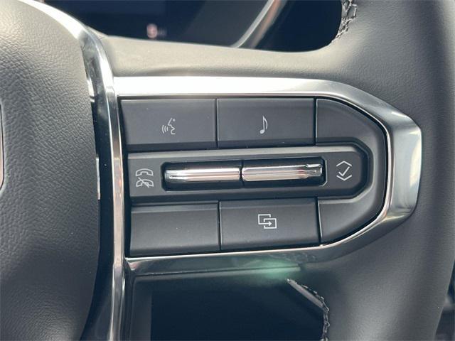 new 2025 GMC Canyon car, priced at $40,095