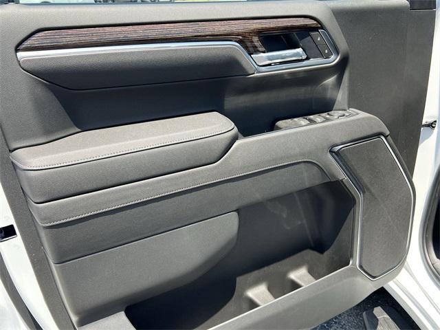 new 2025 GMC Sierra 1500 car, priced at $51,856