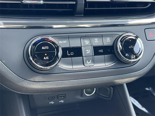 new 2025 Buick Envista car, priced at $24,990