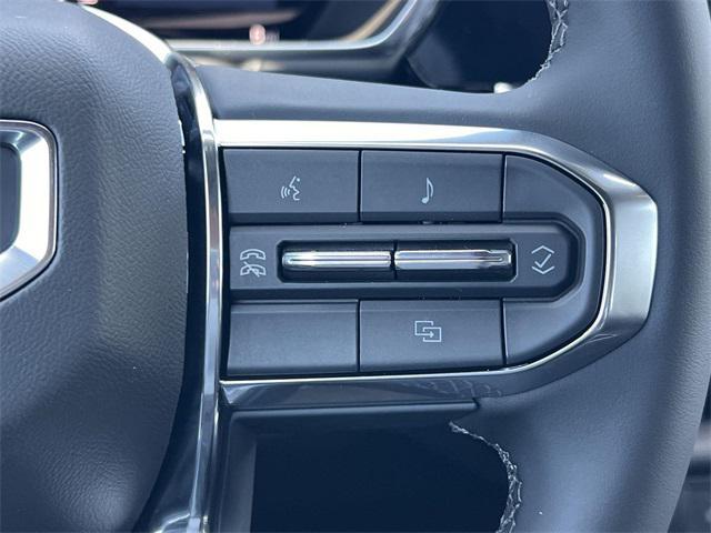 new 2025 GMC Canyon car, priced at $39,554