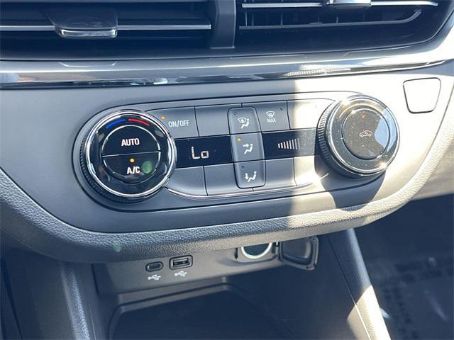 new 2025 Buick Envista car, priced at $22,201