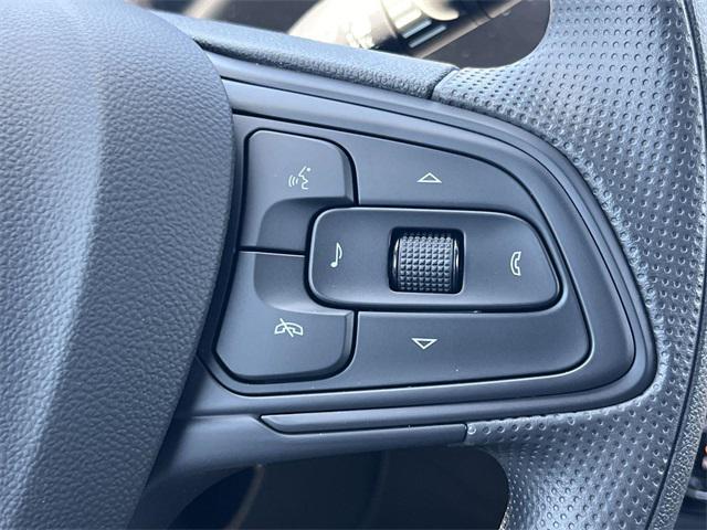 new 2025 Buick Envista car, priced at $22,975