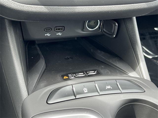 new 2025 Buick Envista car, priced at $22,713