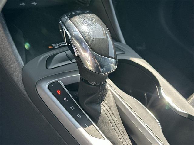 new 2025 Buick Envista car, priced at $26,007