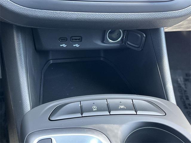 new 2025 Buick Envista car, priced at $24,990