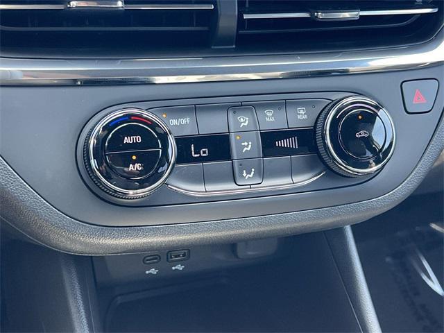 new 2025 Buick Envista car, priced at $22,201
