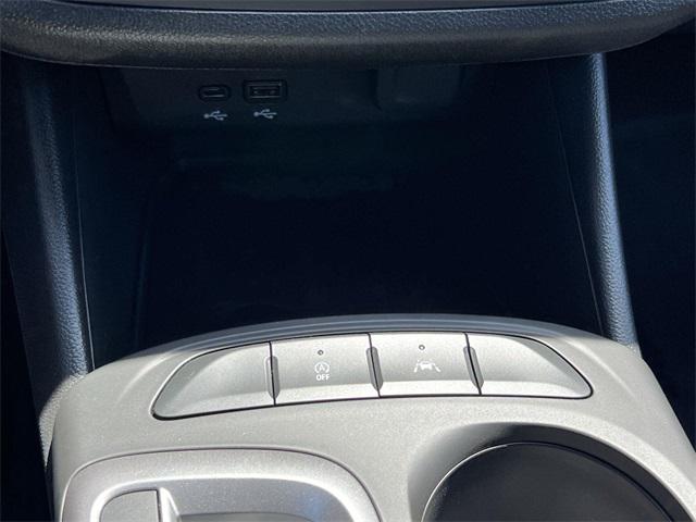 new 2025 Buick Envista car, priced at $22,201