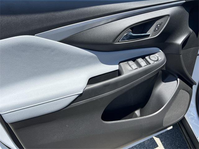 new 2025 Buick Envista car, priced at $24,890