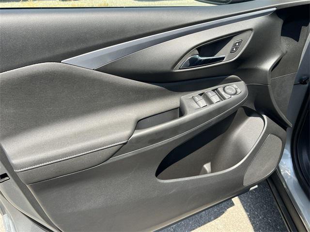 new 2025 Buick Envista car, priced at $22,201